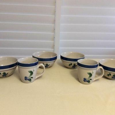 MMT183 L.L. Bean Blueberry Stoneware Bowls & Mugs