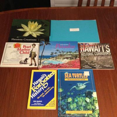 MMT118 Seven Hawaiian Themed Books