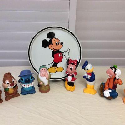 MMT041 Disney Vinyl Figures & Mickey Mouse Tin Tray