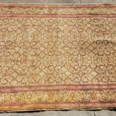 Middle Eastern, Persian & Oriental rugs. This rug measures 58