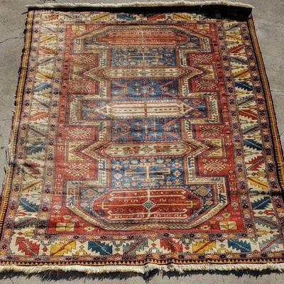 Middle Eastern, Persian & Oriental rugs. This rug measures 77