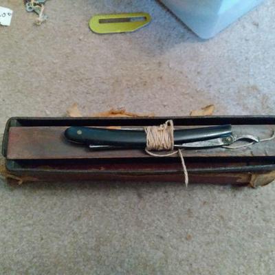 Straight edge razor and leather strap