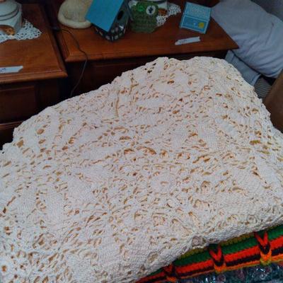 Hand crochet bed top