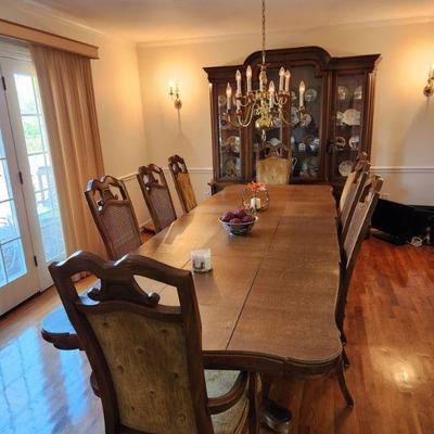 Elegant Dining Room Set