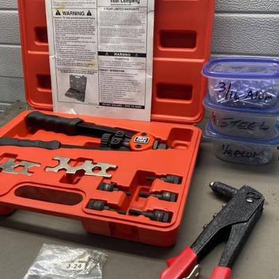 Pop rivet tool and threaded rivet tool