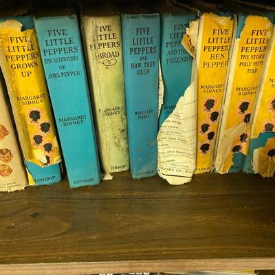 Vintage 5 Little Peppers Books