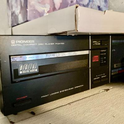 1985 Pioneer P-DX700 CD player