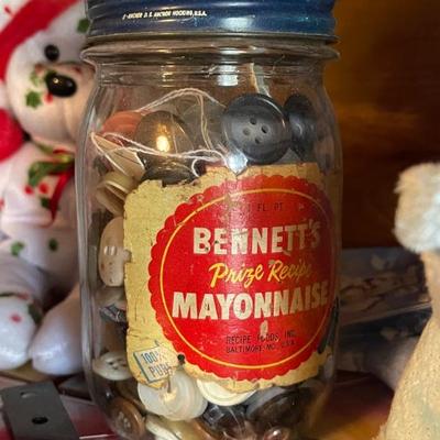 Mayonnaise Jar full of Buttons