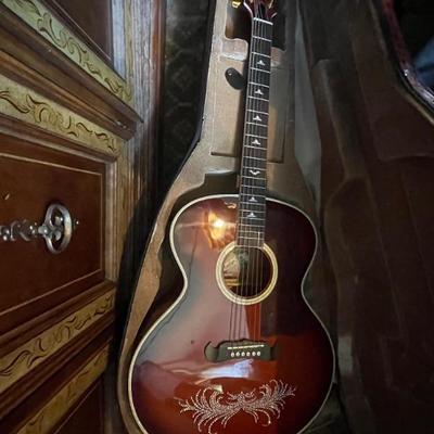 Acoustic / Electric Guitar in case