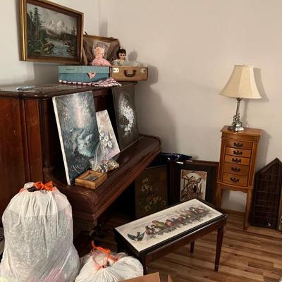 Estate sale photo
