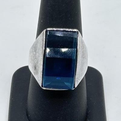 925 Silver Ring with Blue Atone Size 8.25