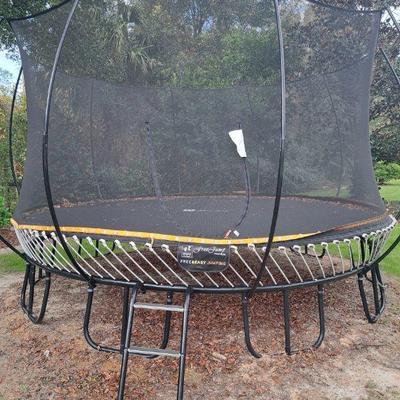 "Free Jump" Trampoline