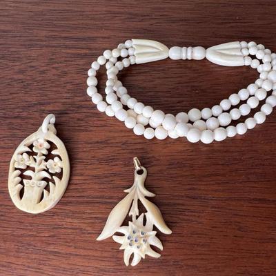 Trio Of Vintage Bone Jewelry Items