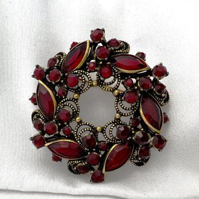 Vintage Red Wreath Brooch by Weiss