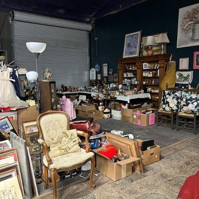 Estate sale photo