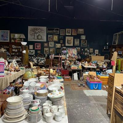 Estate sale photo