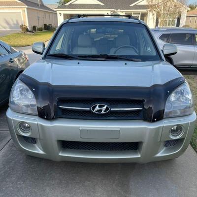 2006 Hyundai Tuscon, One Owner, Approximately 25,500 miles.  New Tires, New Battery, Runs and drives like a new car!