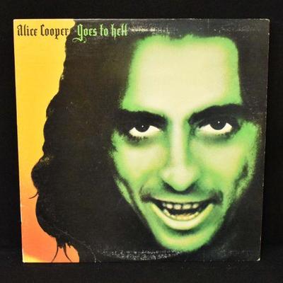 Alice Cooper Goes to Hell 1976