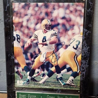 Brett Favre Signed 8 x 10 Photo Green Bay Packer Autographed Collectible Memorabilia 