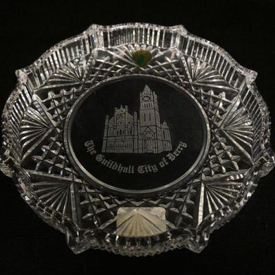 1129	WATERFORD LEAD CRYSTAL PLATE *THE GUILDHALL CITY OF BERRY* APPROXIMATELY 8 IN
