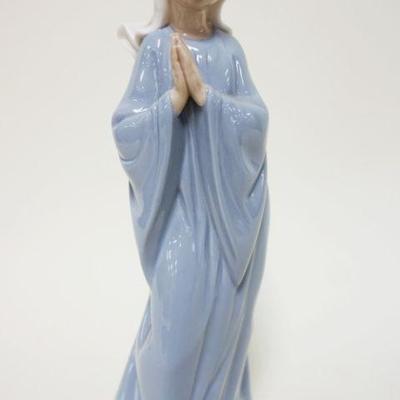 1019	LLADRO DAISA PORCELAIN FIGURE, APPROXIMATELY 11 1/2 IN HIGH
