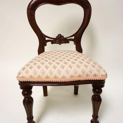 1102	WALNUT VICTORIAN STYLE DOLL/CHILDS CHAIR, APPROXIMATELY 18 1/4 IN HIGH
