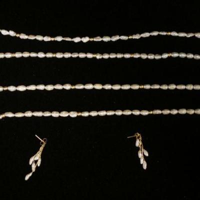 1255	PEARL NECKLACE, 2 BRACELETS & MATCHING EARRING SETS, THE CLASPS ARE 14KT GOLD, NECKLACE APPROXIMATELY 18 IN
