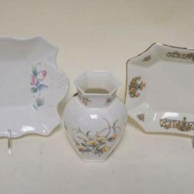 1158	AYNSLEY CHINA 3 PIECE LOT, 5 1/4 IN HIGH VIASE & 2 TRAYS APPROXIMATELY 12 1/2 IN X 6 1/2 IN

