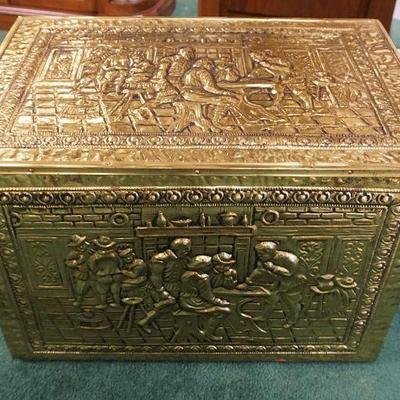 1096	ENGLISH BRASS & WOOD ORNATE EMBOSSED FIREPLACE KINDLING BOX, APPROXIMATELY 21 IN X 14 1/2 IN X 14 1/4 IN HIGH
