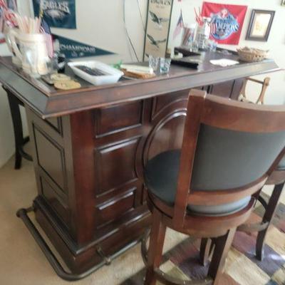 Bar with Stools $250