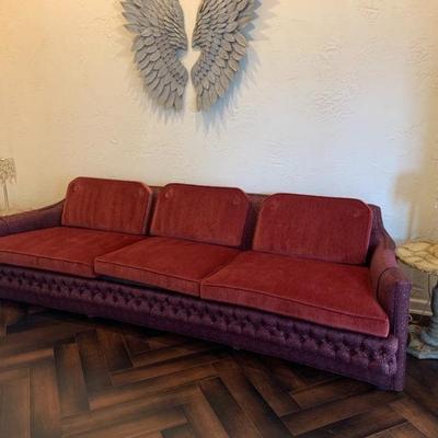 Sofa in gorgeous red tones