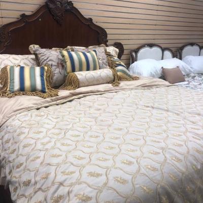Very Pretty Cream & Gold Bedding set