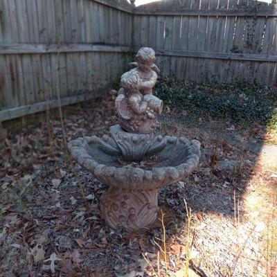 Outdoor bird bath 