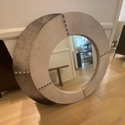 Hide mirrors in several colors