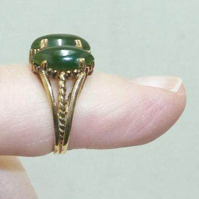 Jade ring marked 10k