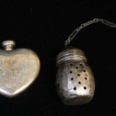1150	VINTAGE STERLING SILVER SNUFF BOTTLE & SHAKER MARKED SILVER. COMBINED WEIGHT 0.836 TROY OUNCES. THE SNUFF BOTTLE IS MONOGRAMMED 

