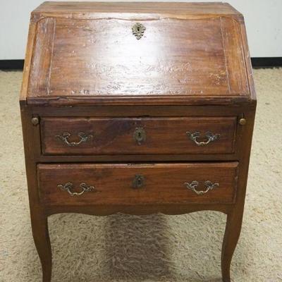 1059	ANTIQUE CONTINENTAL SLANT FRONT DESK, 2 DRAWER W/DOVETAILED CASE, APPROXIMATELY 21 IN X 28 IN X 37 IN HIGH
