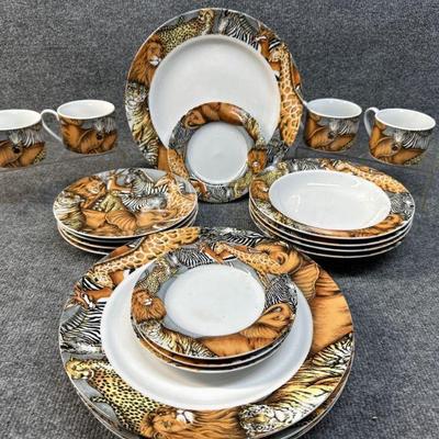 Sakura La Menagerie Dishes Service for 4