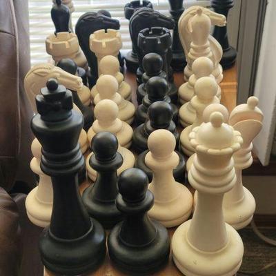 Extra large Black/White Chess Pieces - No Maker or Chess Board