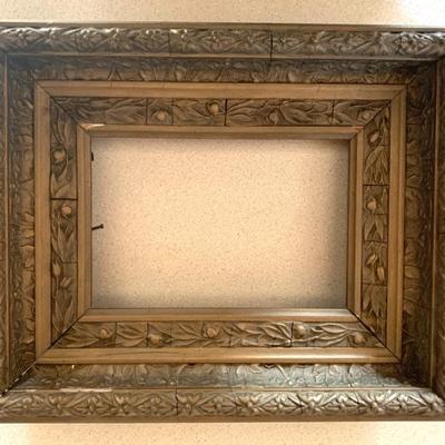 Small antique molded plaster frame w/ inside dimensions 4 1/2 x 6 1/2â€
