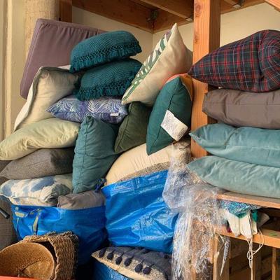 More throw pillows!