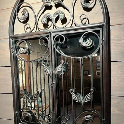 Very cool mirror!