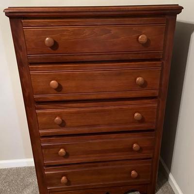 Great chest with 5 drawers!