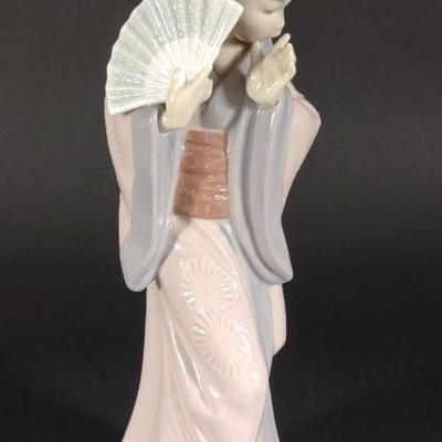 Lladro #4990 Timid Japanese Porcelain Figure