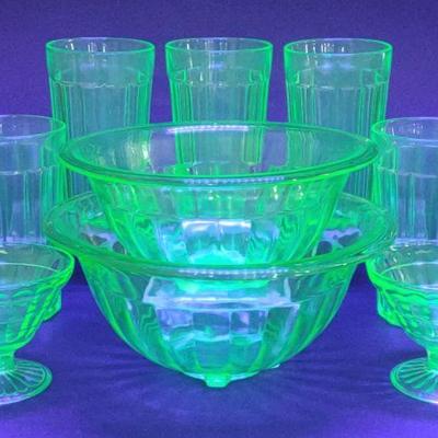 9 pc Vintage Uranium Drinking Glasses & Bowls