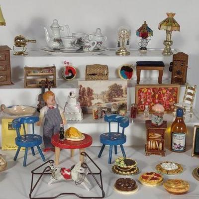Doll House Accessories & Furniture