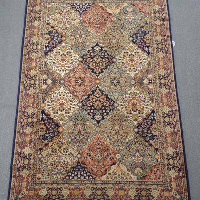 Persian Style Floral Decorated Rug 4'11