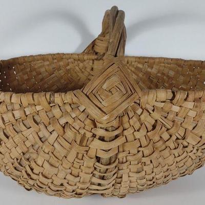 Large Hand Woven Buttocks Basket w/ Twist Handle