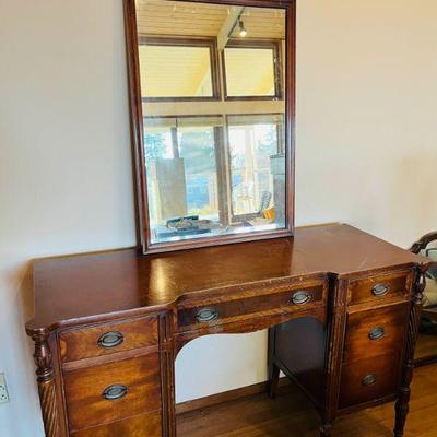 Futique Antique Dresser / Vanity with Separate Mirror