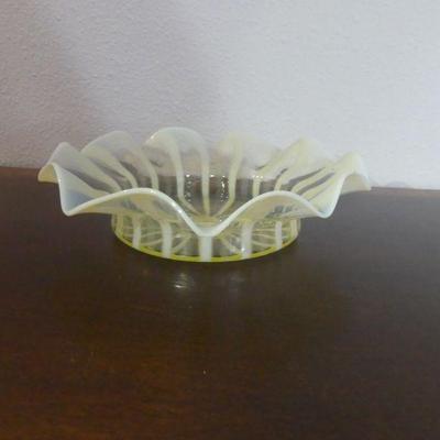 Vintage (Possibly Antique) Early 1900s Vaseline Glass Ruffled Bowl